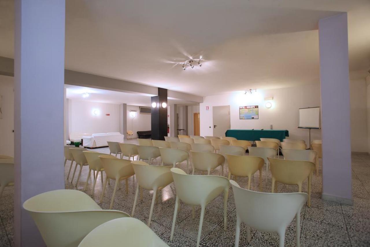 Hotel Zeffiro Sabaudia Dış mekan fotoğraf