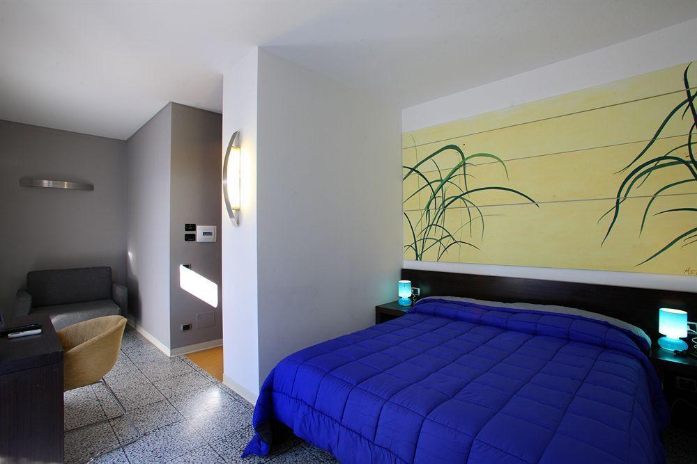 Hotel Zeffiro Sabaudia Dış mekan fotoğraf