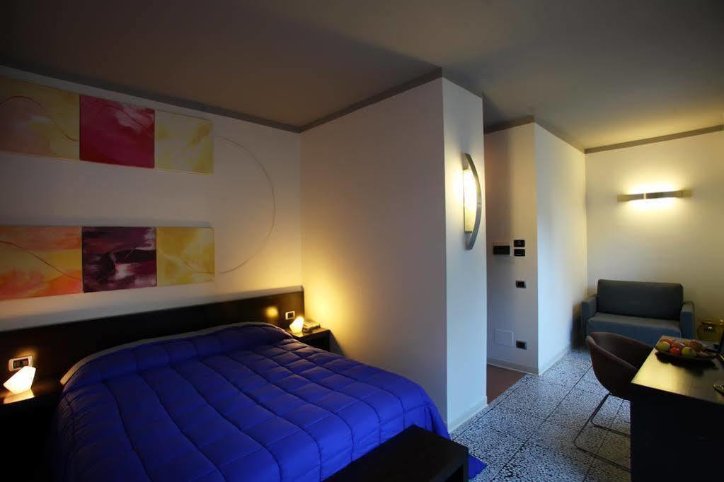 Hotel Zeffiro Sabaudia Dış mekan fotoğraf