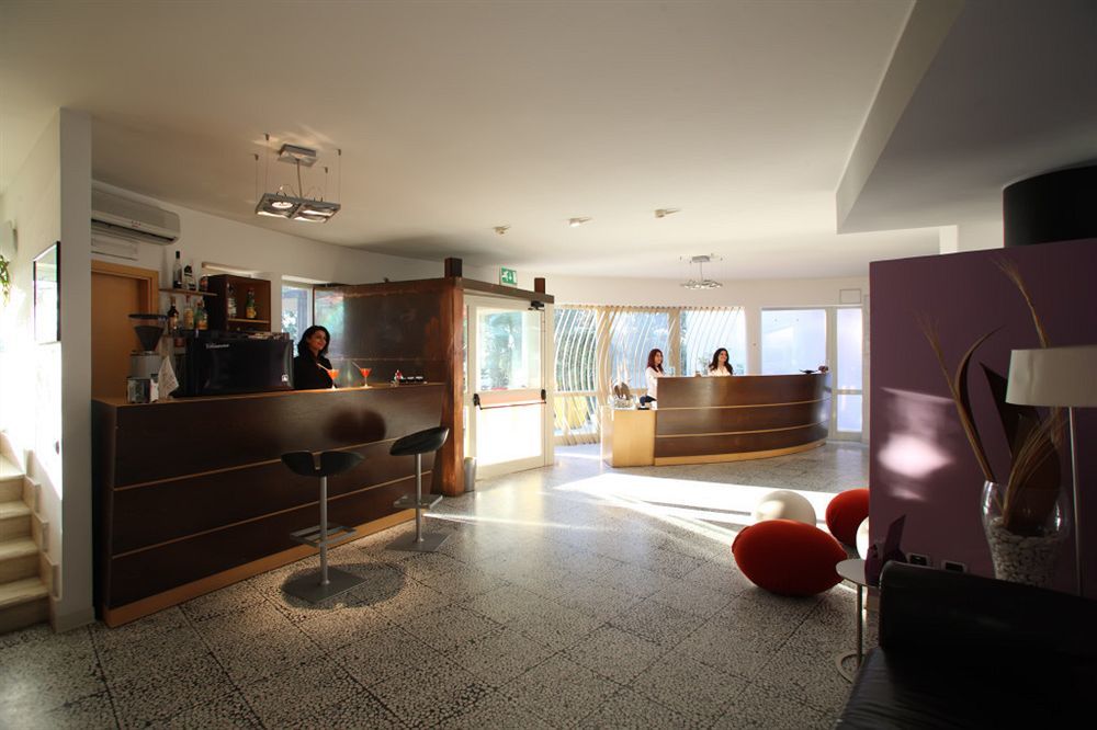 Hotel Zeffiro Sabaudia Dış mekan fotoğraf