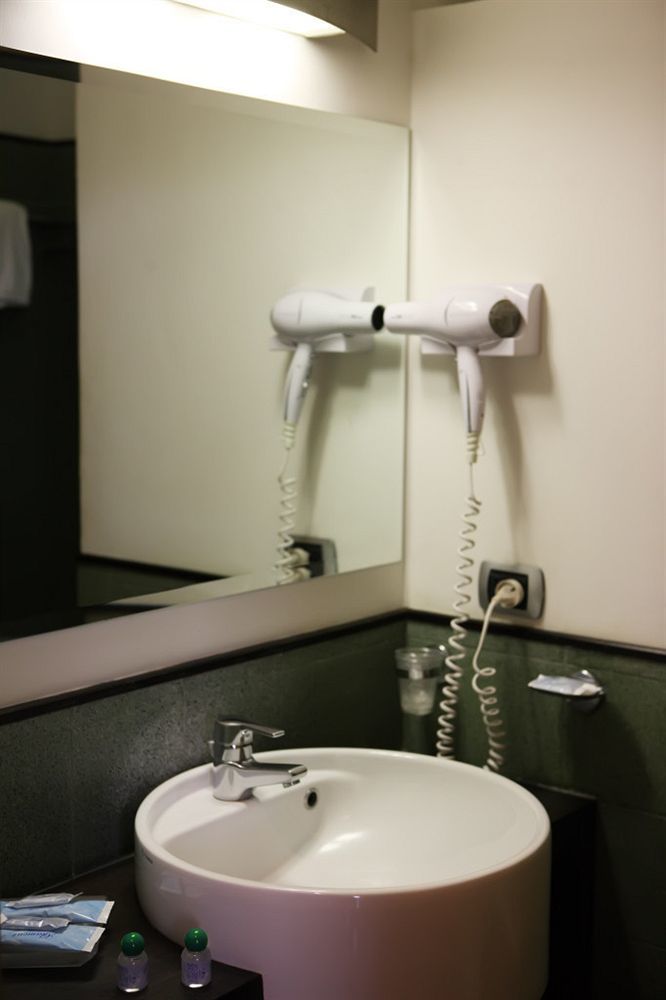 Hotel Zeffiro Sabaudia Dış mekan fotoğraf