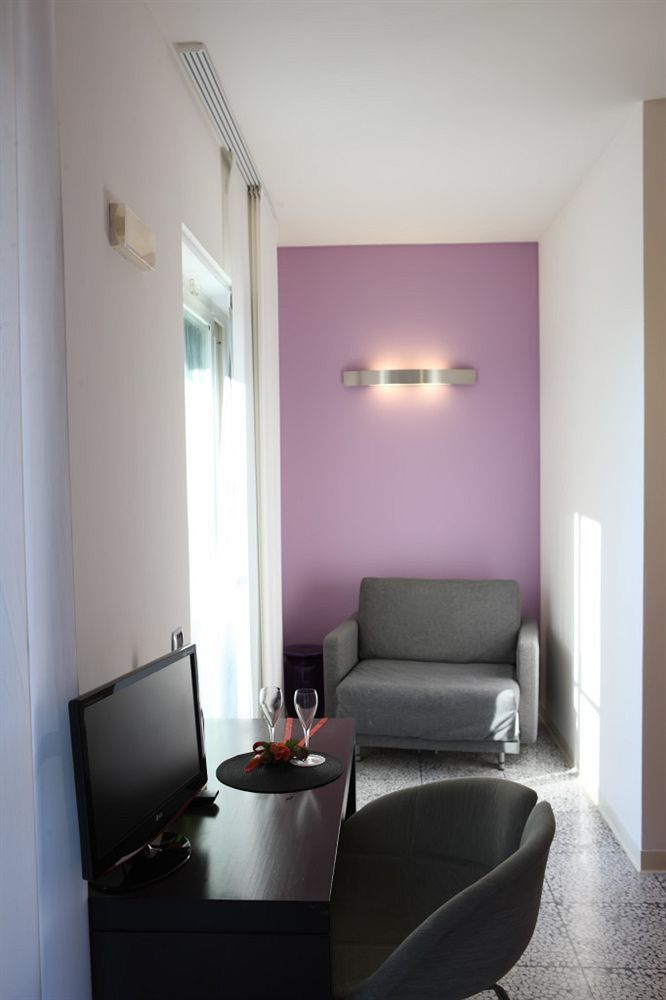 Hotel Zeffiro Sabaudia Dış mekan fotoğraf