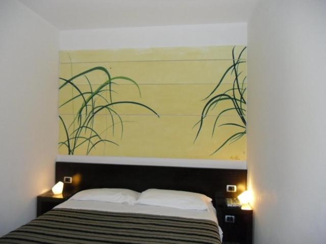Hotel Zeffiro Sabaudia Oda fotoğraf